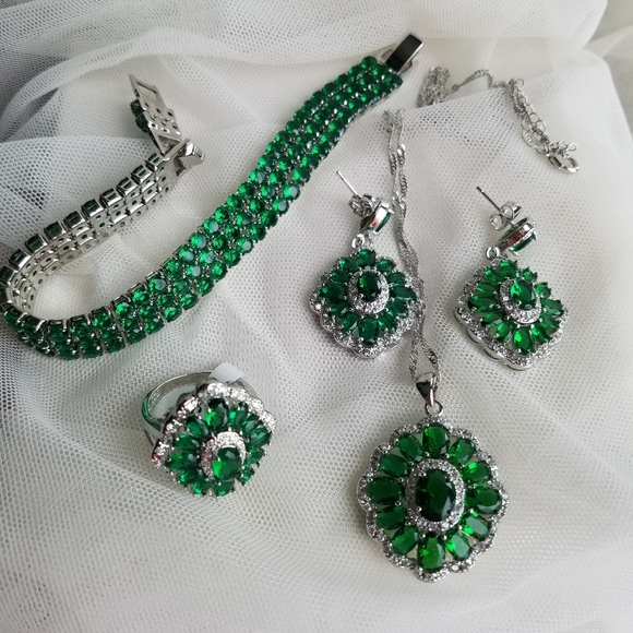 Swarovski Elements Emerald Green 925 Sterling Silver Statement Ring NEW - Picture 12 of 14